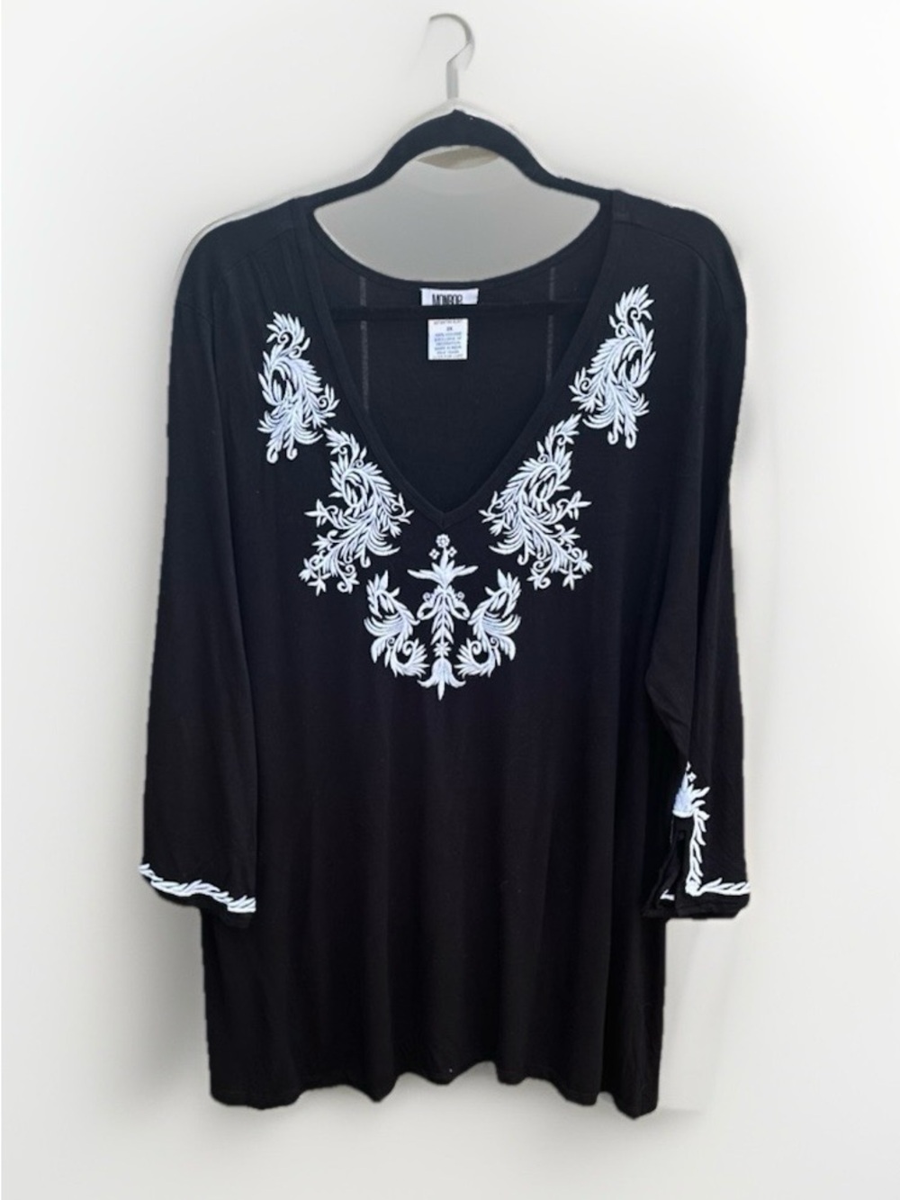 Monroe‎ & Main Black Tunic with White Embroidered Detail
